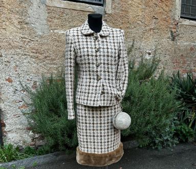 Mercatino dell'usato solo donna